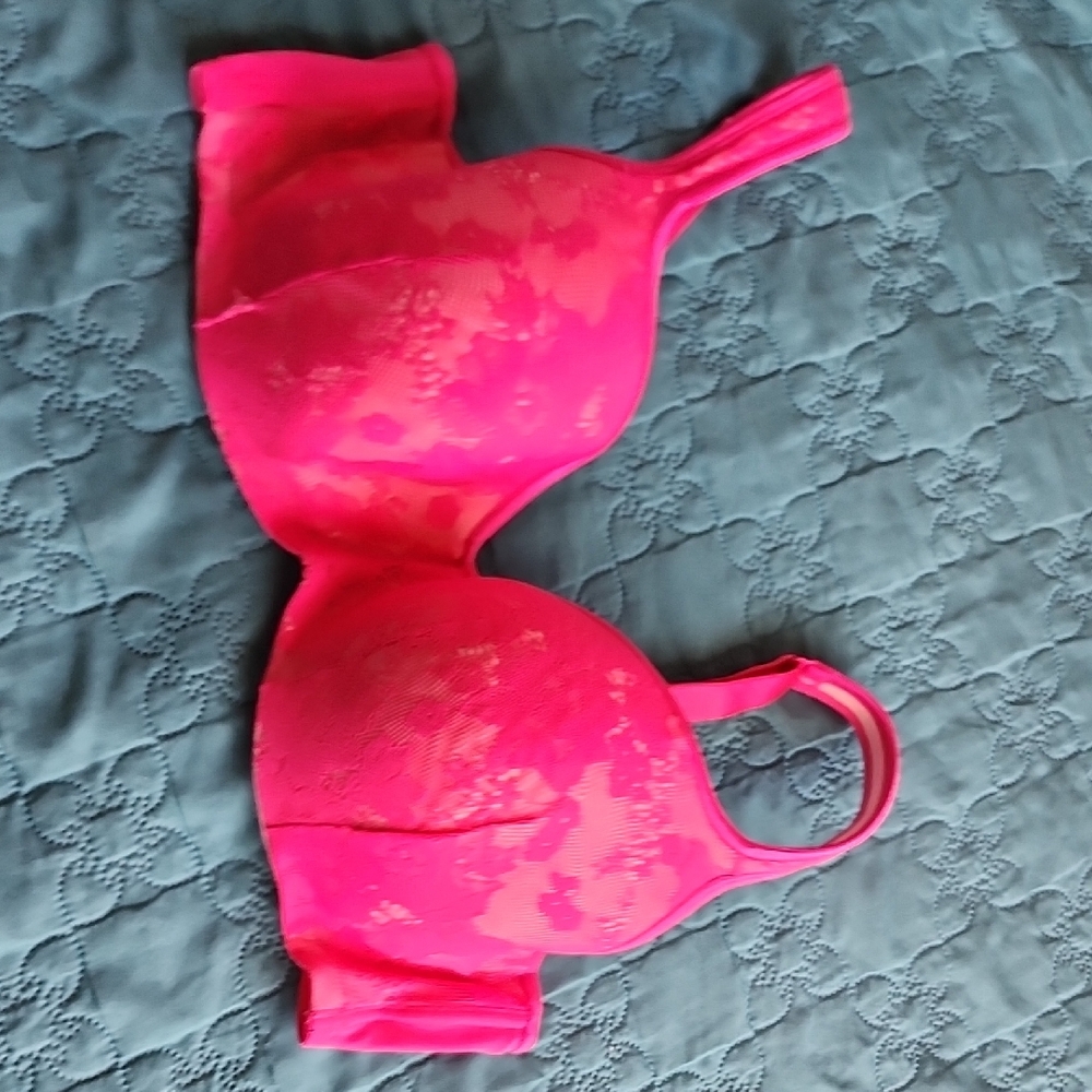 Women’s Caciqie Size 44DBra.